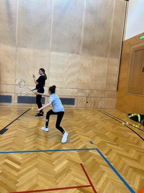 Badminton